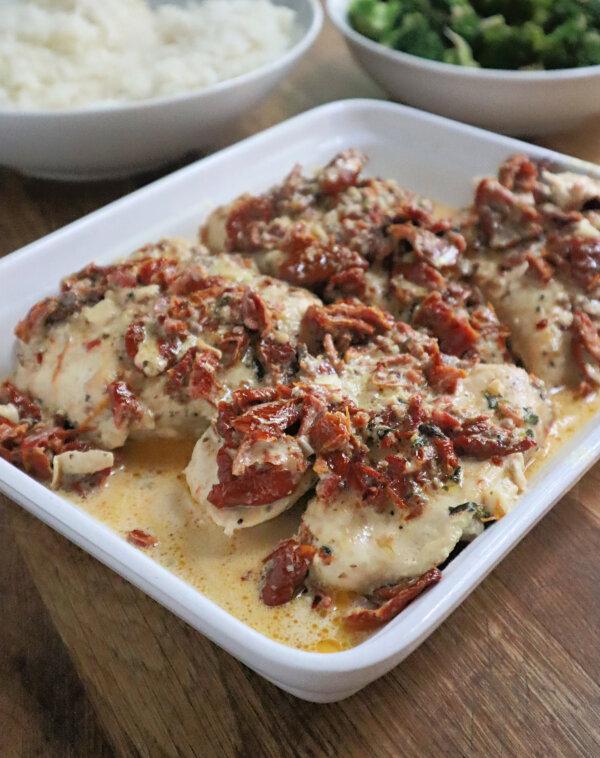 A creamy sauce made with sun-dried tomatoes and Parmesan and kissed with garlic give this savory "Marry Me" chicken its viral allure. (Gretchen McKay/Pittsburgh Post-Gazette/TNS)