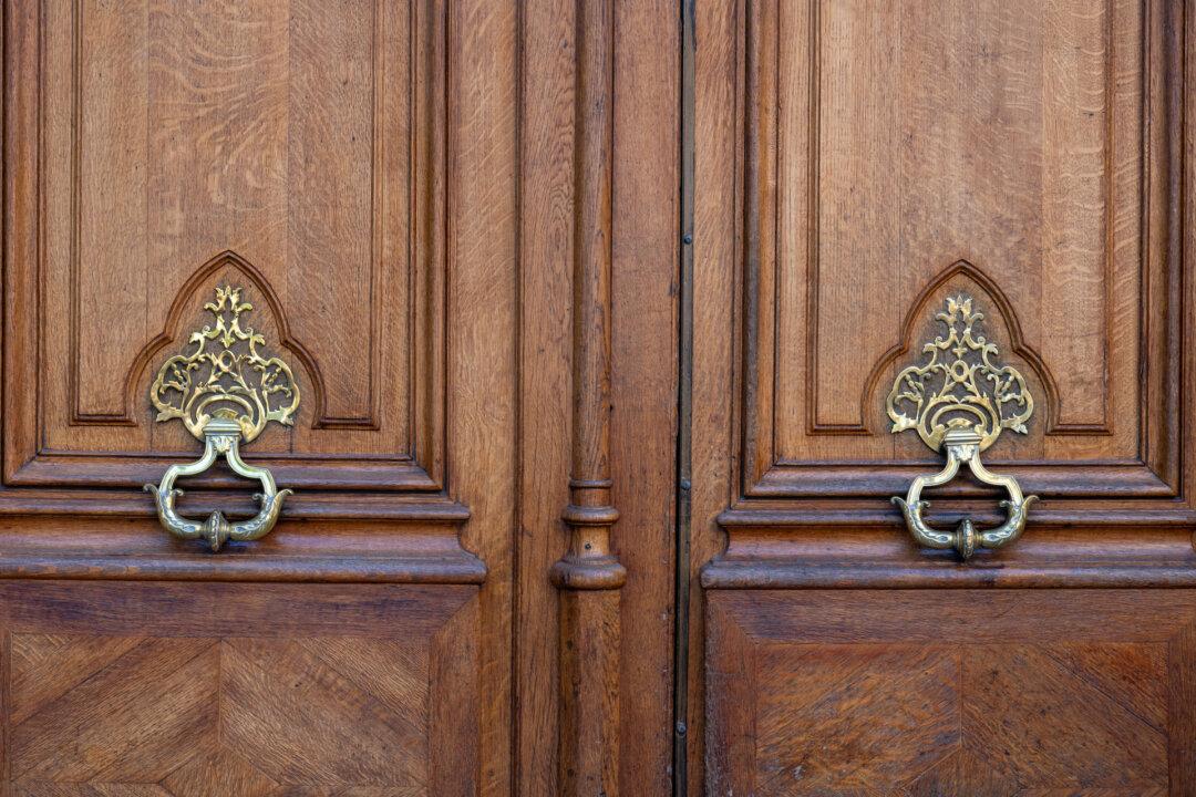 Complete Wood With a French Polish Finish