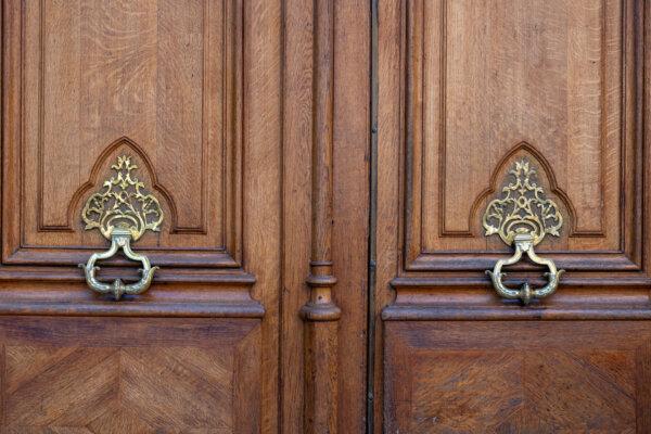 Complete Wood With French Polish Finish