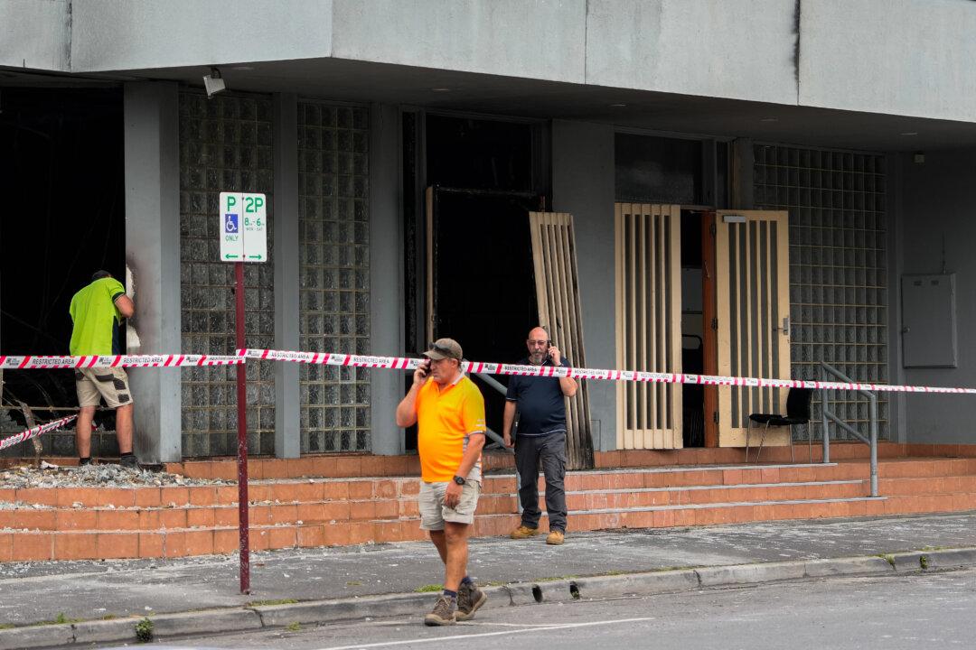 Both Sides of Politics Condemn Arson Attack on Jewish Synagogue