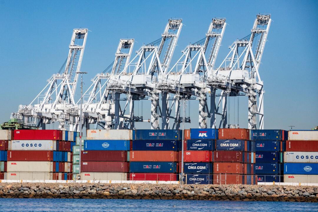 US Trade Deficit Falls to $74 Billion in October