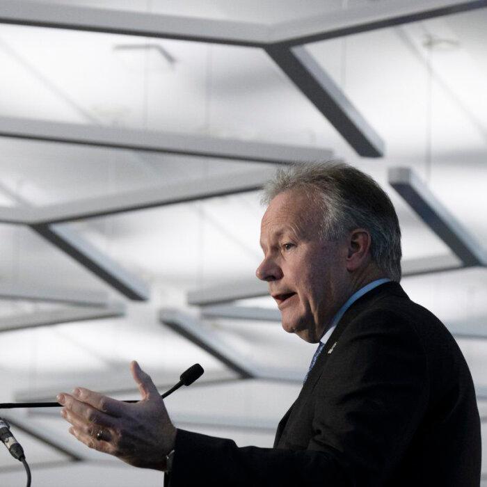 Former Bank of Canada Governor Says Country Is in a Recession