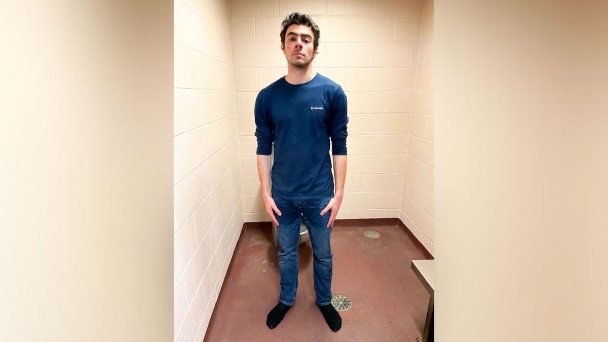 Suspect in UnitedHealthcare CEO Killing Charged With Murder in New York thumbnail