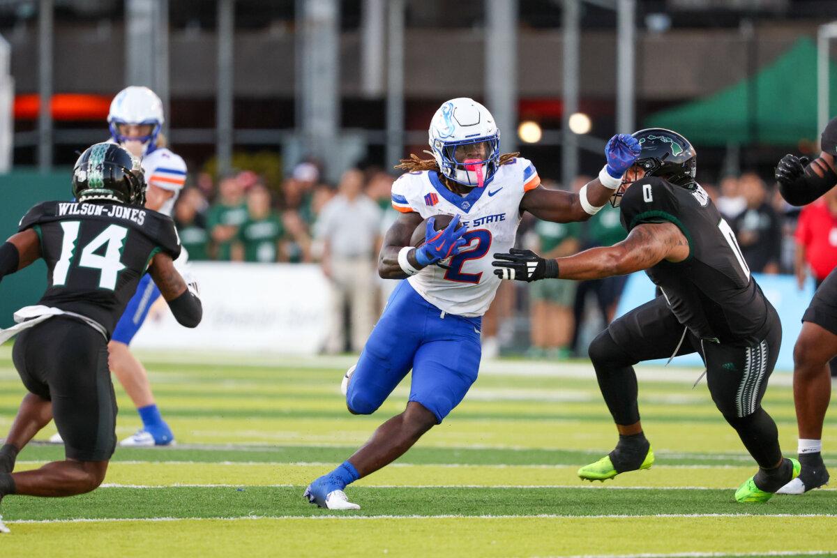 Ashton Jeanty of the Boise State Broncos carries the ball against the Hawaii Rainbow Warriors during a game at the Clarence T.C. Ching Athletics Complex in Honolulu on Oct. 12. (Darryl Oumi/Getty Images)
