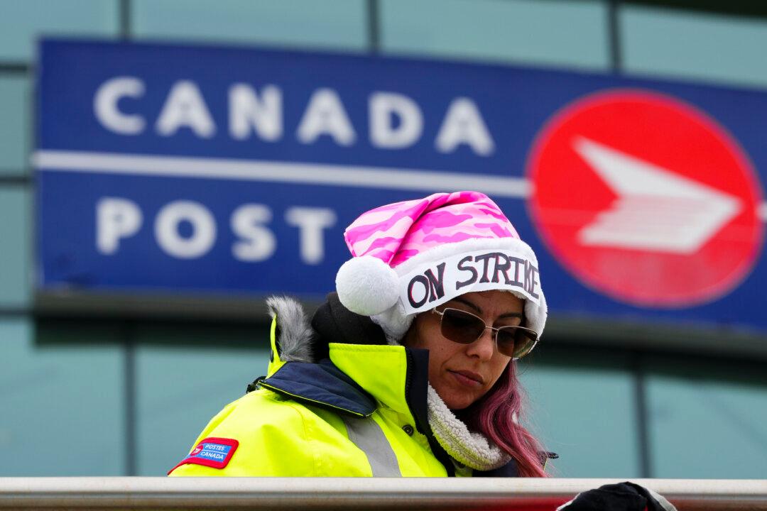 Tensions Rising Between Canada Post, Union as Strike Nears Four-Week Mark