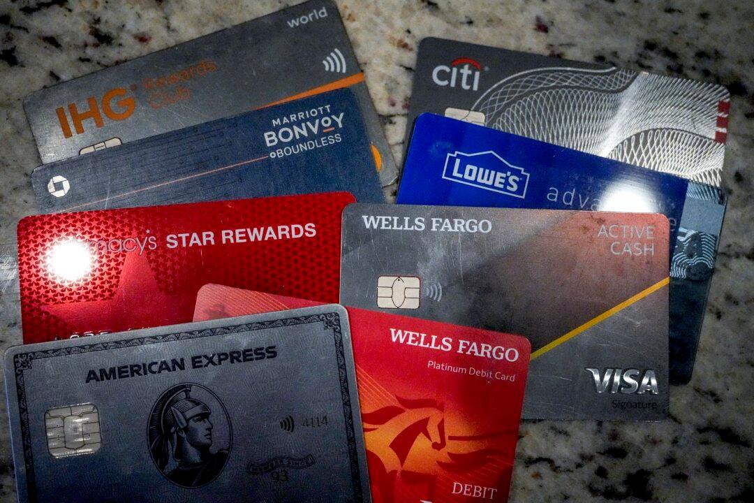 US Consumer Credit Profiles Diverge as Both Low- and High-Risk Borrowers Rise