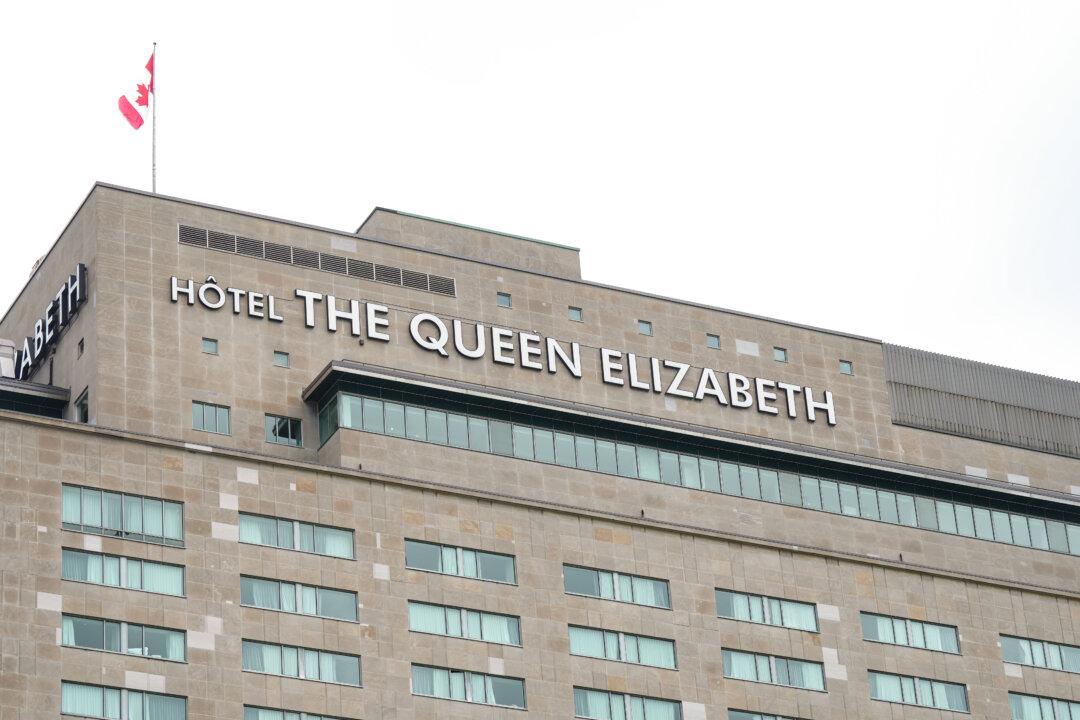 Montreal’s Queen Elizabeth Hotel to Close Over Holidays Amid Labour Dispute