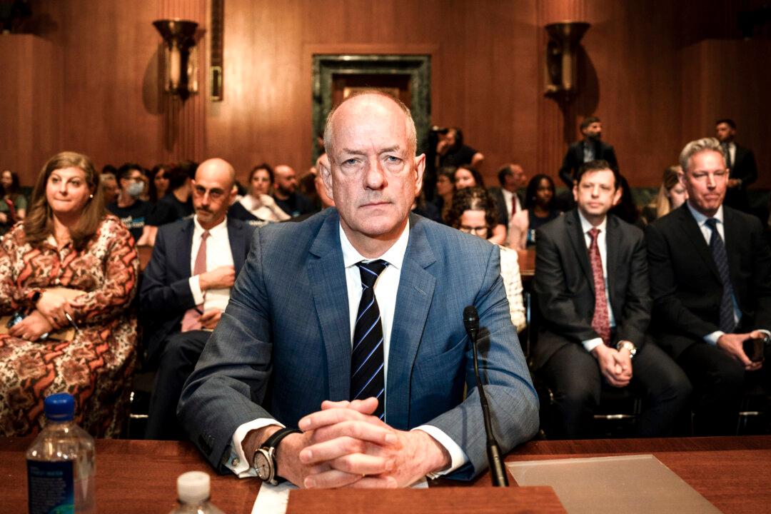 đ§News Brief: UnitedHealth CEO Reacts to Associateâs Killing; Russia Launches Huge Aerial Attack on Ukraineâs Energy Grid; Teamsters Accuse Costco of Rejecting Their Contract Demands