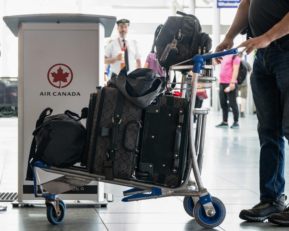 Airline Execs Testify on Baggage Fees; Say Reforms Needed to Lower Travel Costs