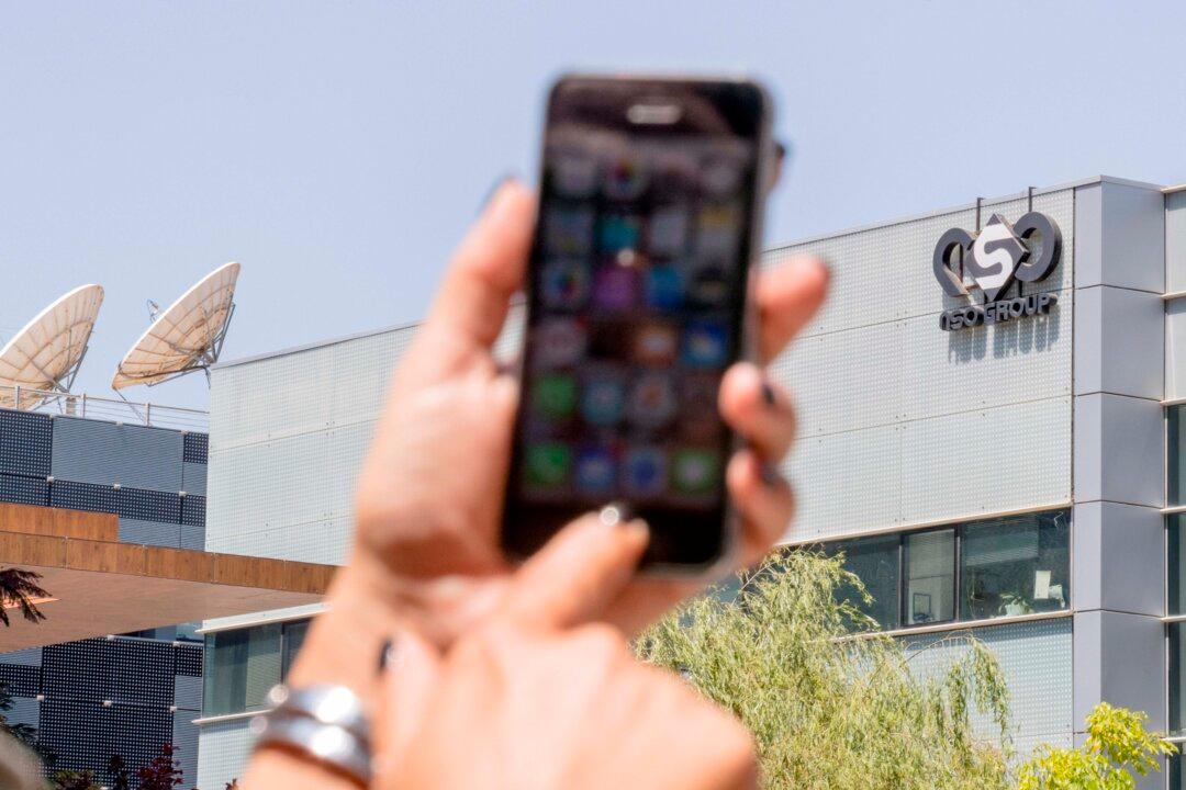 Federal Agency Urges High-Level US Officials to ‘Immediately’ Switch to Encrypted Apps