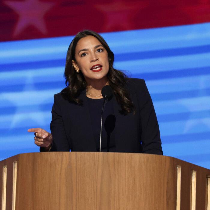 Democrats Must Move to Center to Win Elections, Say Democratic Strategists