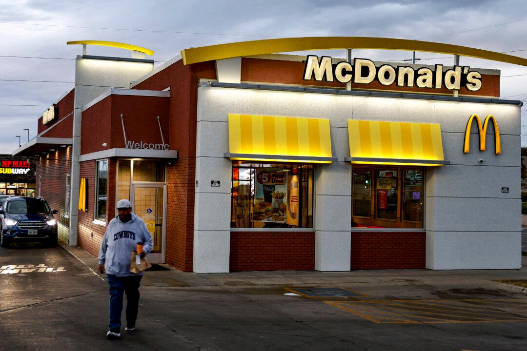 Restaurants Cut Prices to Keep Inflation-Weary Customers