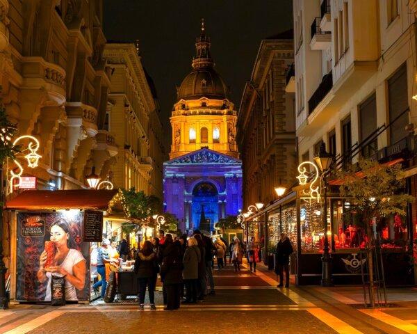 Light show on St. Stephen’s Basilica in Budapest, Hungary, November 2024. (Courtesy of Kevin Friesen)