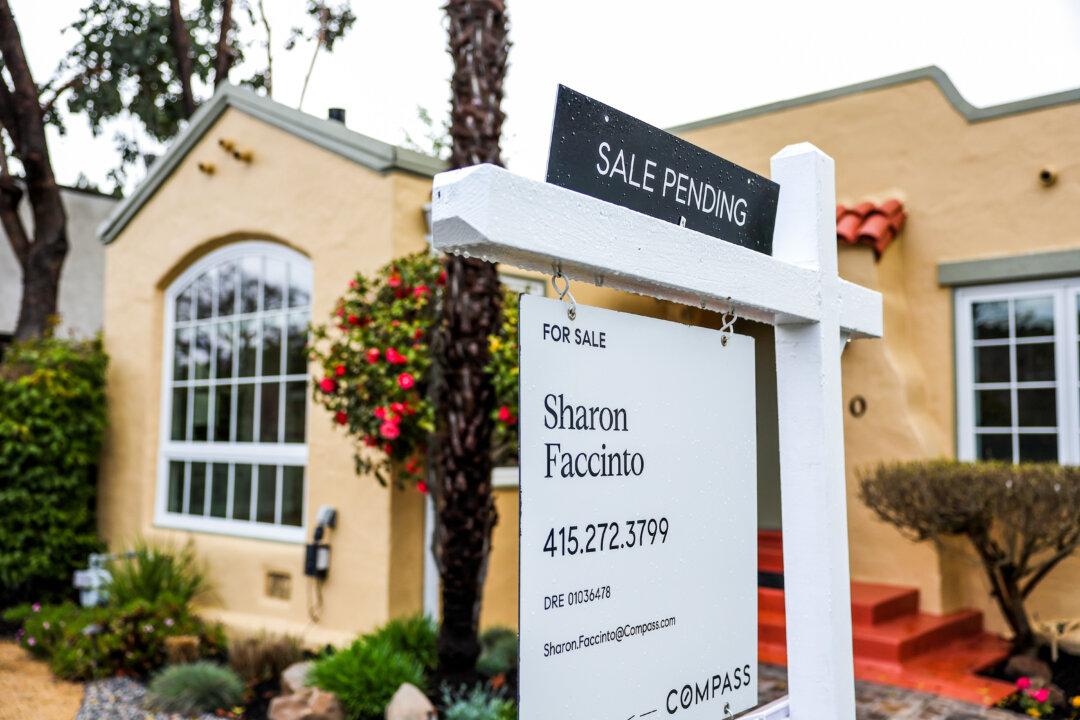 Weekly Mortgage Demand Soars After Interest Rates Decline