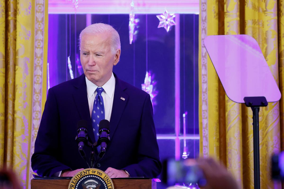 Biden Expresses Support for Congressional Stock Trading Ban thumbnail
