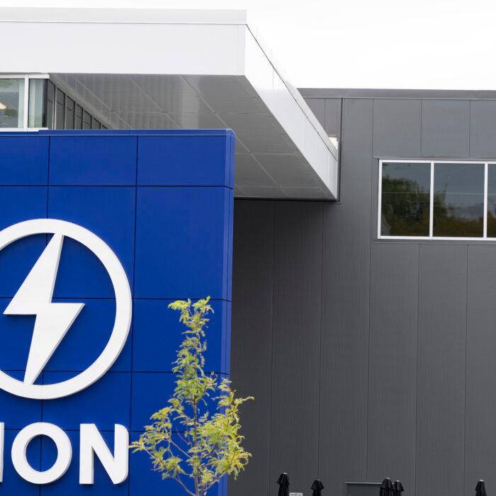 Quebec EV Maker to Seek Creditor Protection After Defaulting on Debt