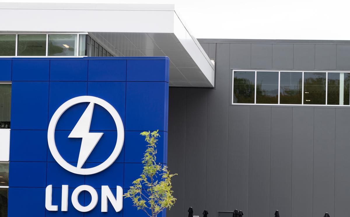 Quebec Opposition Parties Call for Investigation Into Struggling Lion Electric