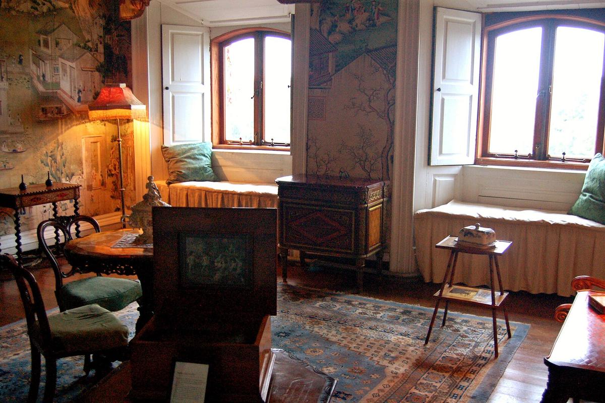 What Makes a Work of Literature Universal?