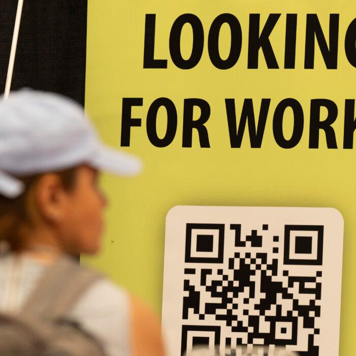 Canada’s Job Vacancies Fall for 9th Consecutive Quarter: StatCan