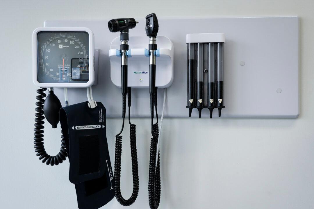 Vancouver Island City Looks to Attract Family Doctors With Municipal Job Offers