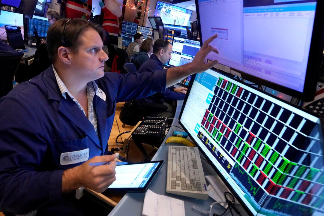 Dow Jones Tumbles 1,100 Points, Recording 1st 10-Day Losing Streak Since 1974