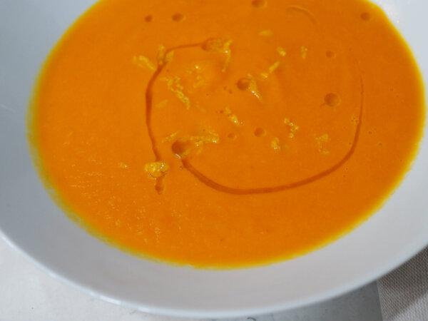 Carrot and orange soup. (Sono Motoyama/Pittsburgh Post-Gazette/TNS)