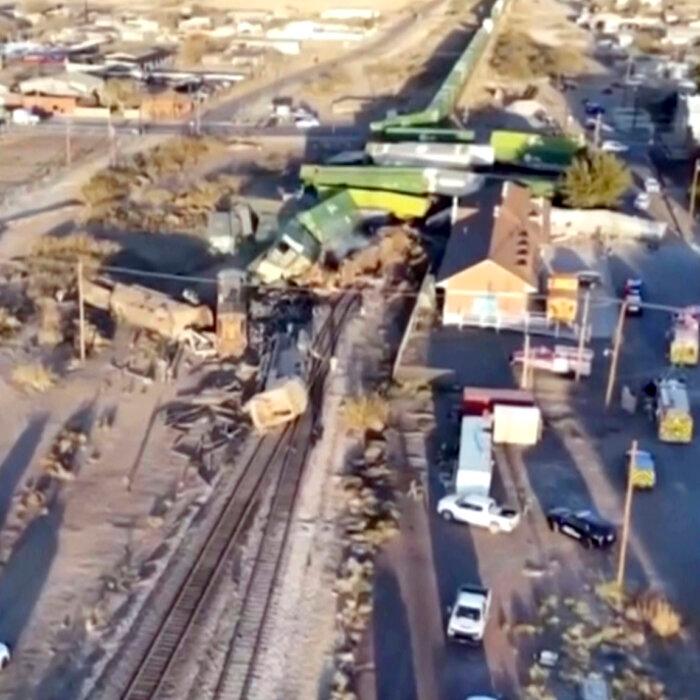 2 Killed, 3 Injured When Freight Train Derails in Small West Texas City After Collision