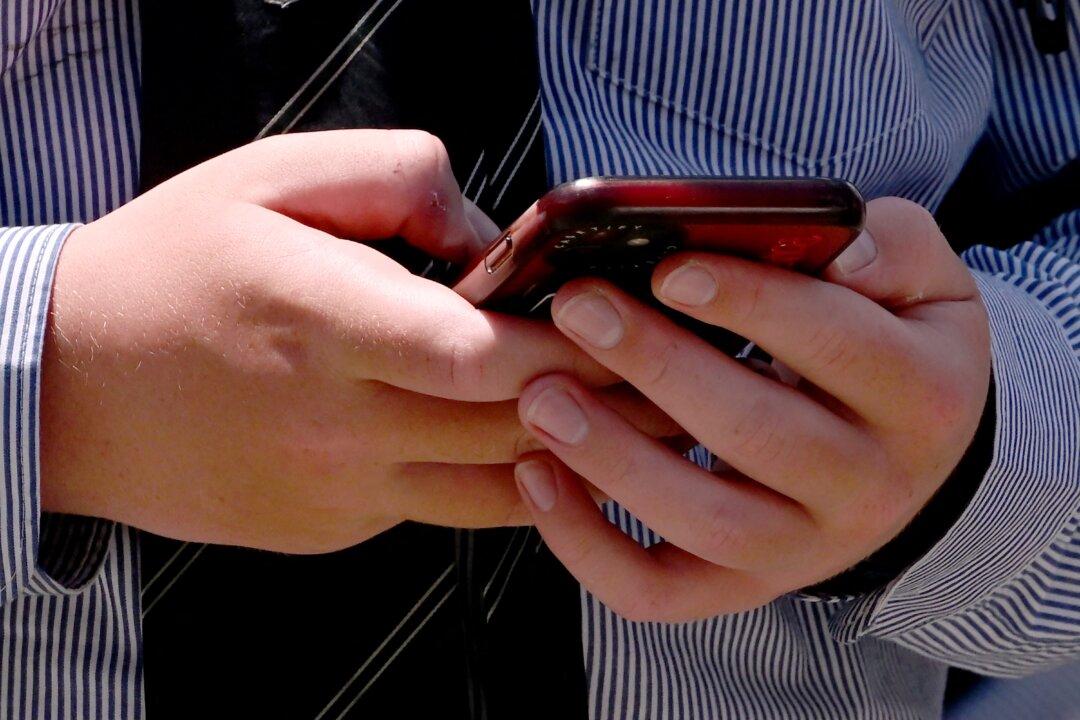 Cutting Screen Time Alone May Not Be Enough to Help Kids Switch Off