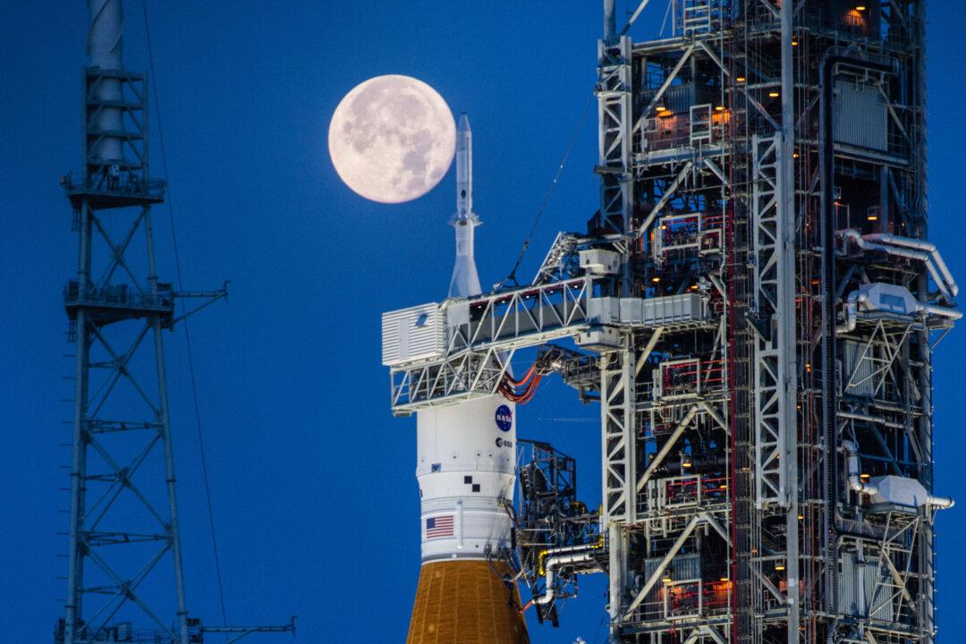Experts Say US Needs Unified ‘Grand Strategy’ to Beat CCP in Dominating Moon, Space