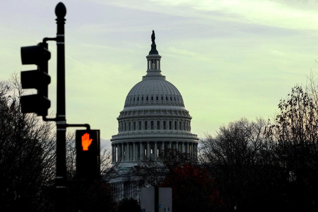 House Rejects Trump-Backed Deal as Shutdown Looms