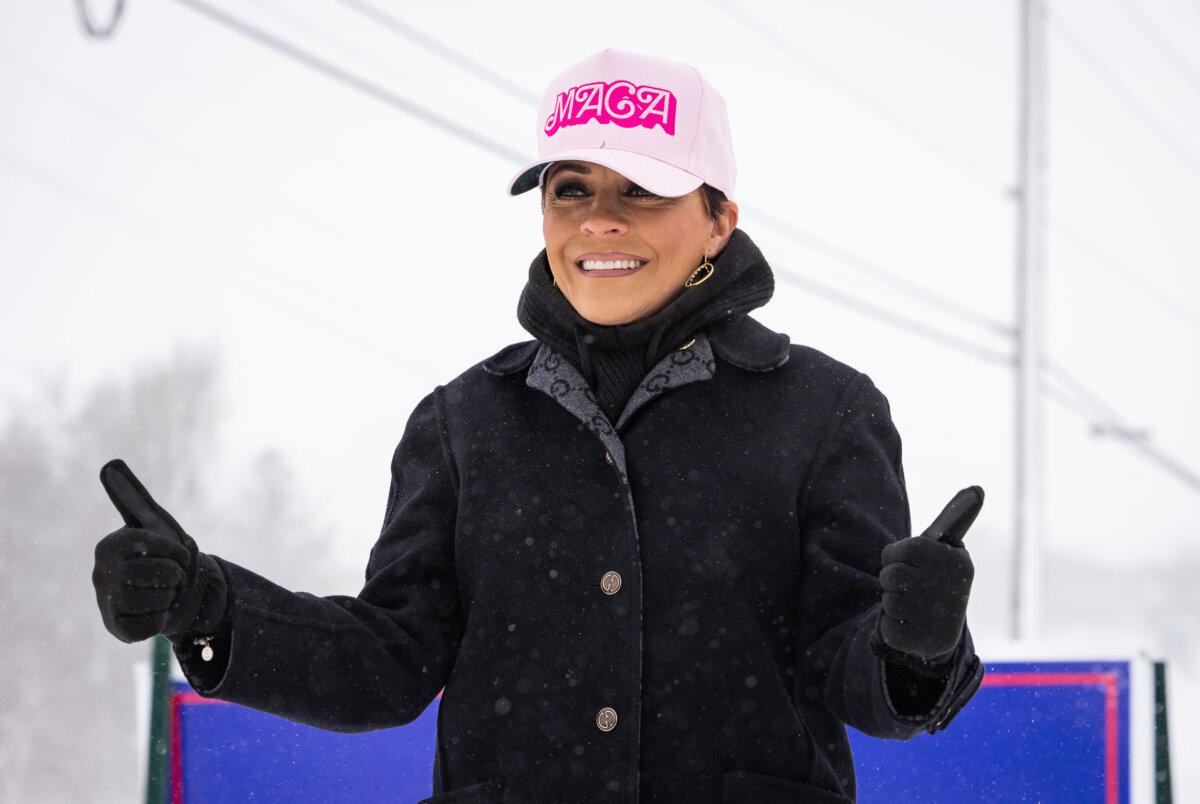 Kari Lake visits a Donald Trump support center outside of Des Moines, Iowa., on Jan. 13, 2024. (John Fredricks/The Epoch Times)
