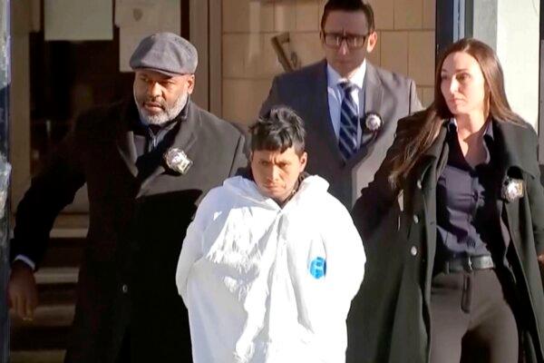 NYC Mayor Calls for Federal Charges Against Illegal Immigrant in Subway Murder Case