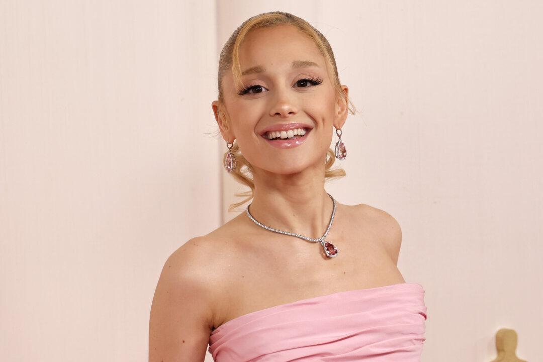 Ariana Grande Donates Christmas Gifts to Manchester Children’s Hospitals