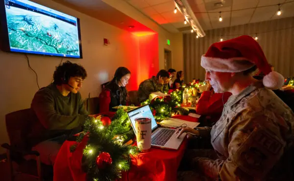 NORAD Begins Tracking Santa for 70th Year; Californian Drivers Urged to Reconsider Christmas Travel | NTD Good Morning (Dec. 24)