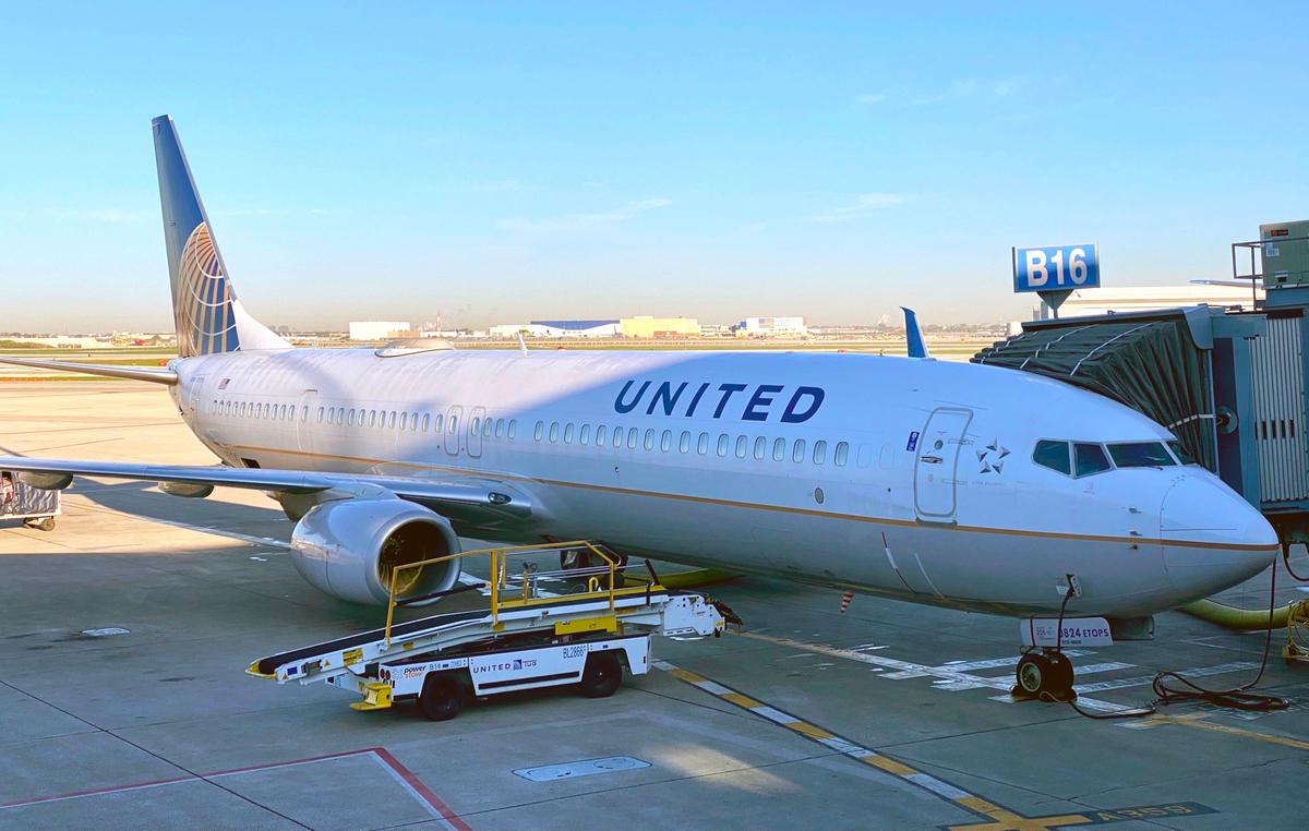 Dead Body Found in Wheel Well of United Plane From Chicago to Maui