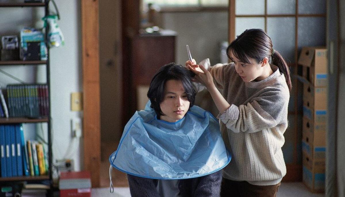 Takatoshi Yamazoe (Hokuto Matsumura) and Misa Fujisawa (Mone Kamishiraishi) help each other, in “All the Long Nights.” (Bandai Namco Filmworks)