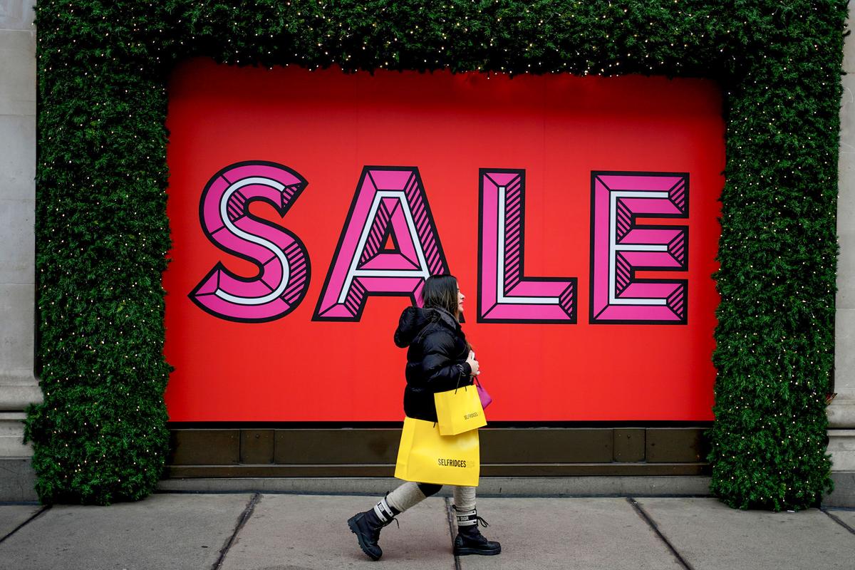 Boxing Day Footfall Drops Amid Retail Struggles and Online Shift