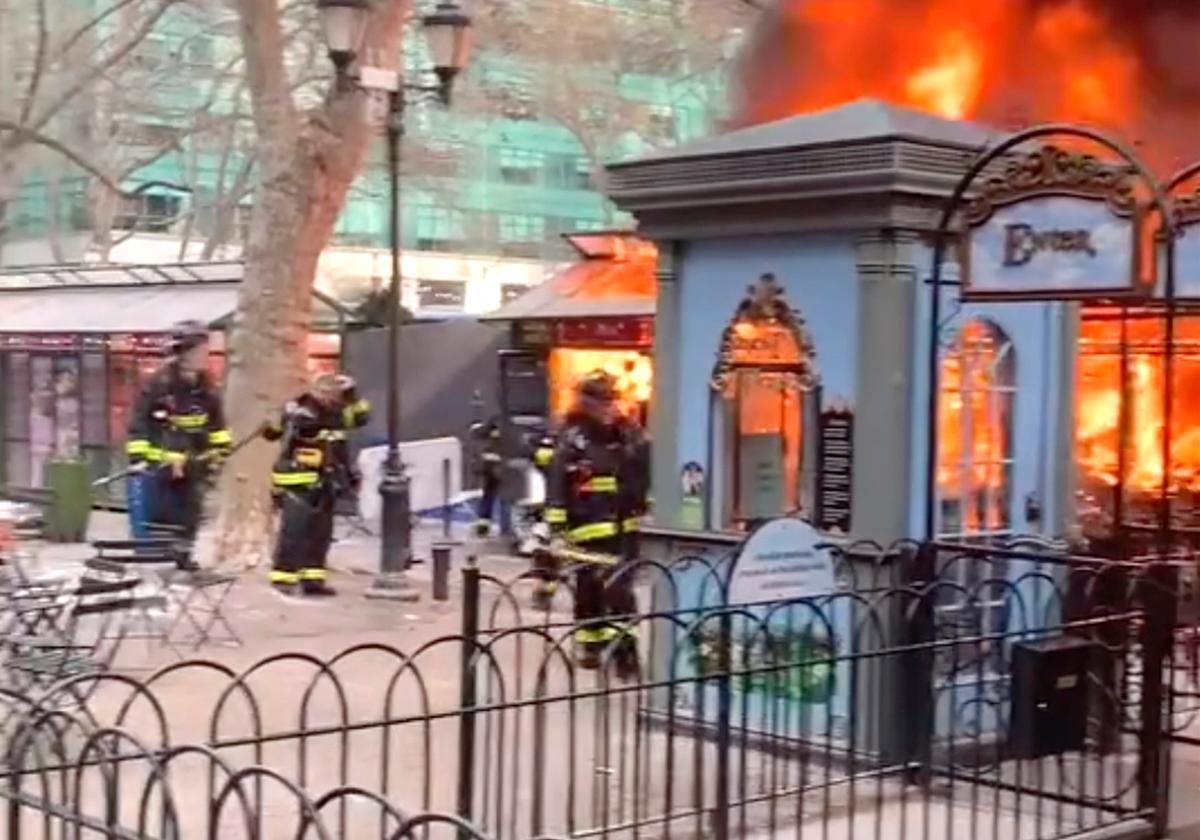 Fire Engulfs Section of Popular Manhattan Holiday Market