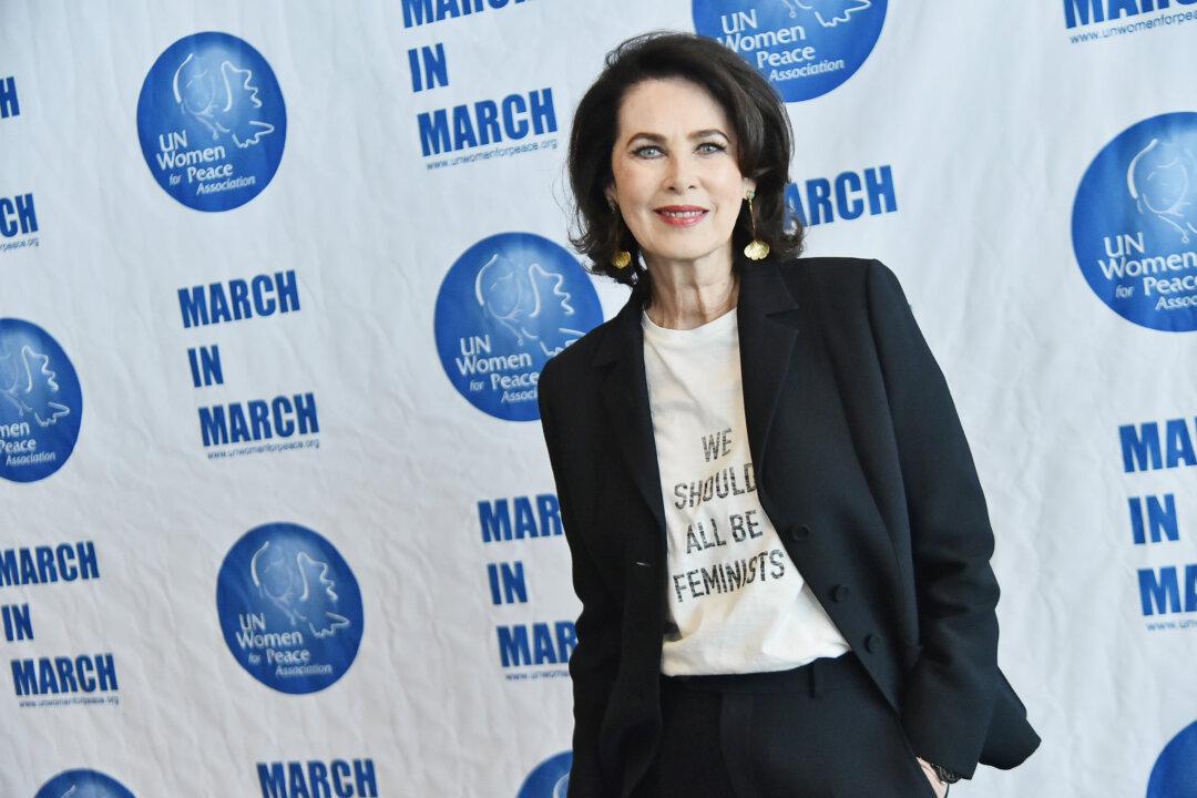 Trailblazing Model Dayle Haddon Dies From Suspected Carbon Monoxide Poisoning