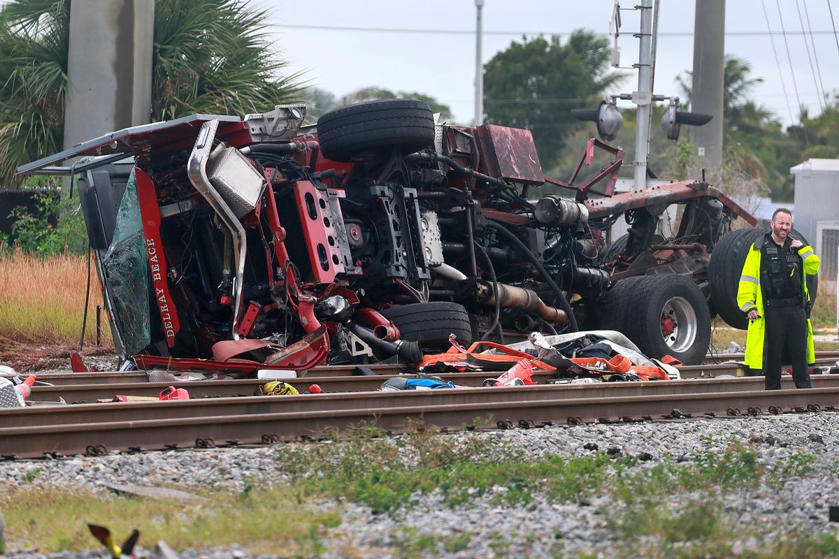 15 Injured in Florida When Train Collides With Fire Truck