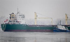 Authorities Change Plan to Free Ship Stranded in Quebec