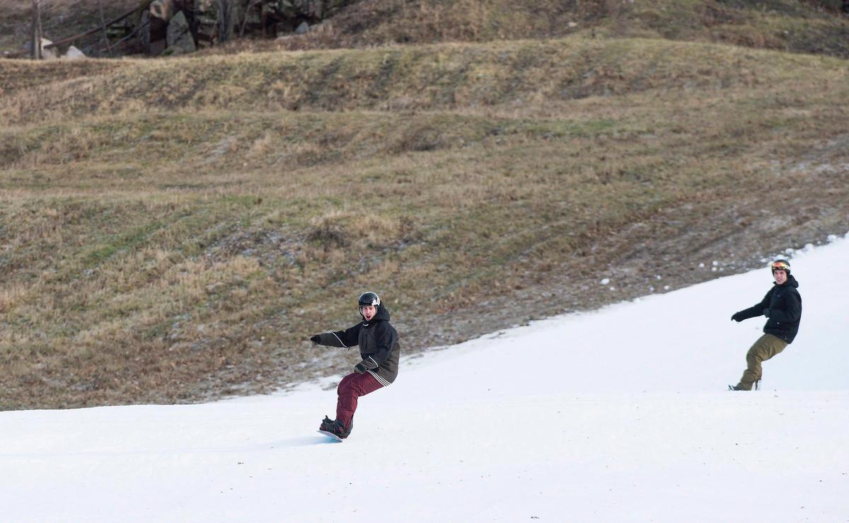 Quebec Ski Hill Operators’ Spirits Aren’t Dampened by Rainy and Warm Weather