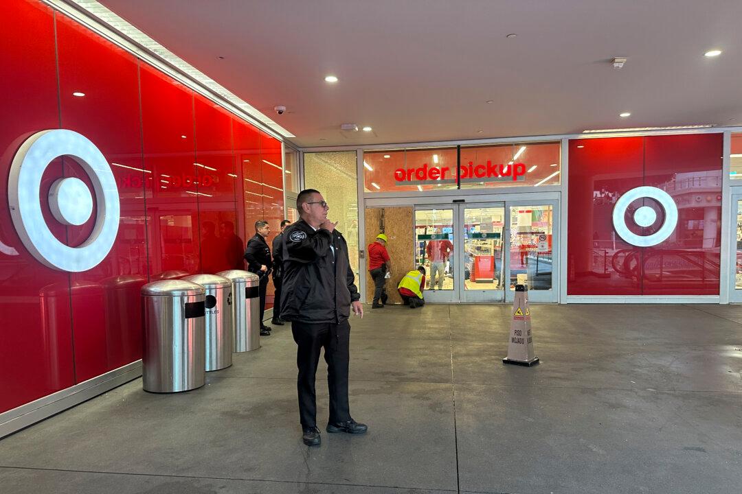 Man Arrested in Shooting of 2 Security Guards Outside Los Angeles Target