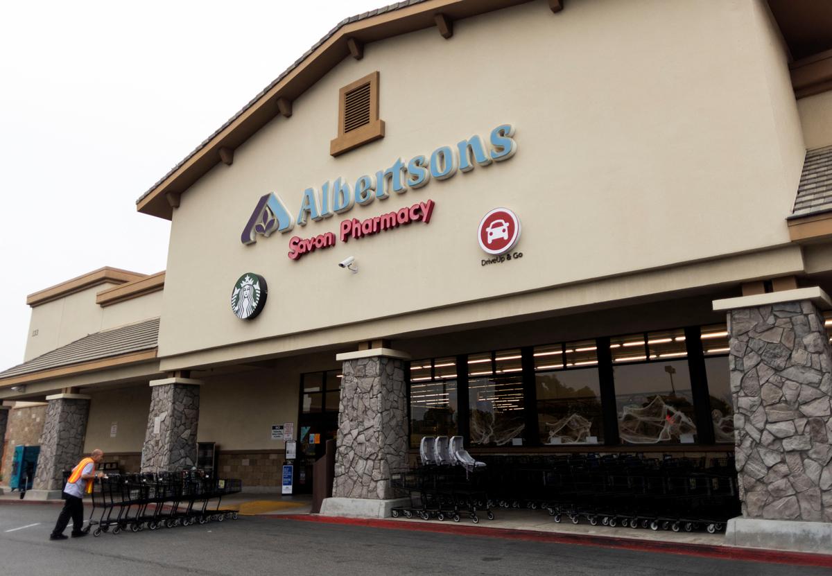 Southern California Grocery Workers Authorize Strike