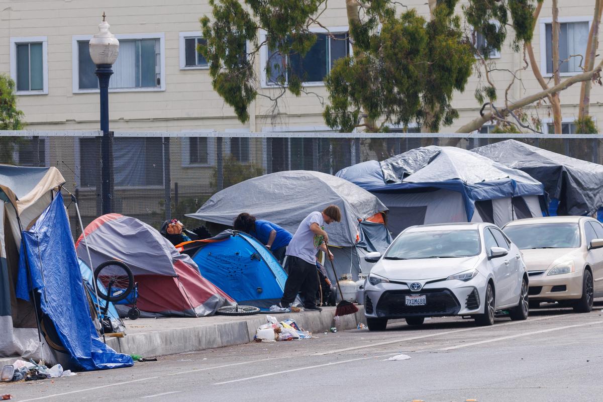 US Homelessness in 2024 Up 18 Percent From Previous Year, HUD Reports thumbnail