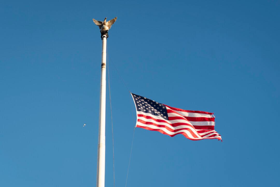 Biden to Keep US Flags at Half-Staff During Trump’s Inauguration, White House Says