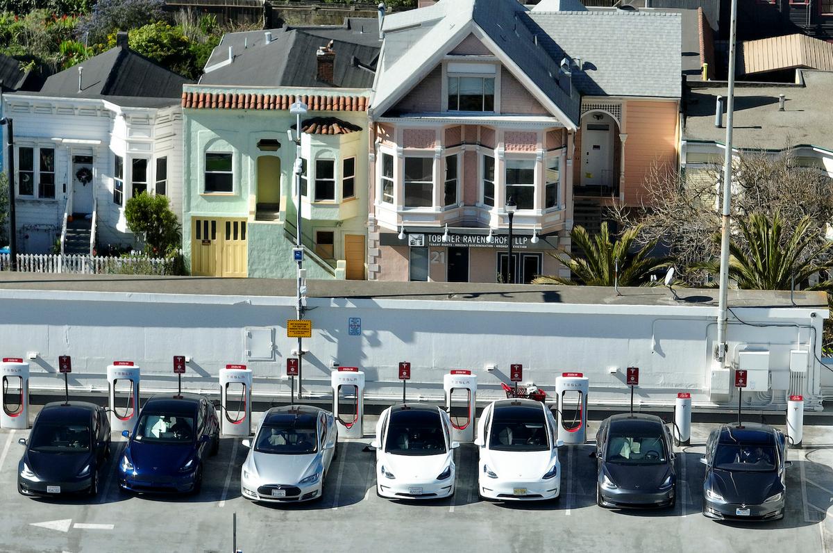 Tesla Shares Fall as Sales Crash in Europe thumbnail