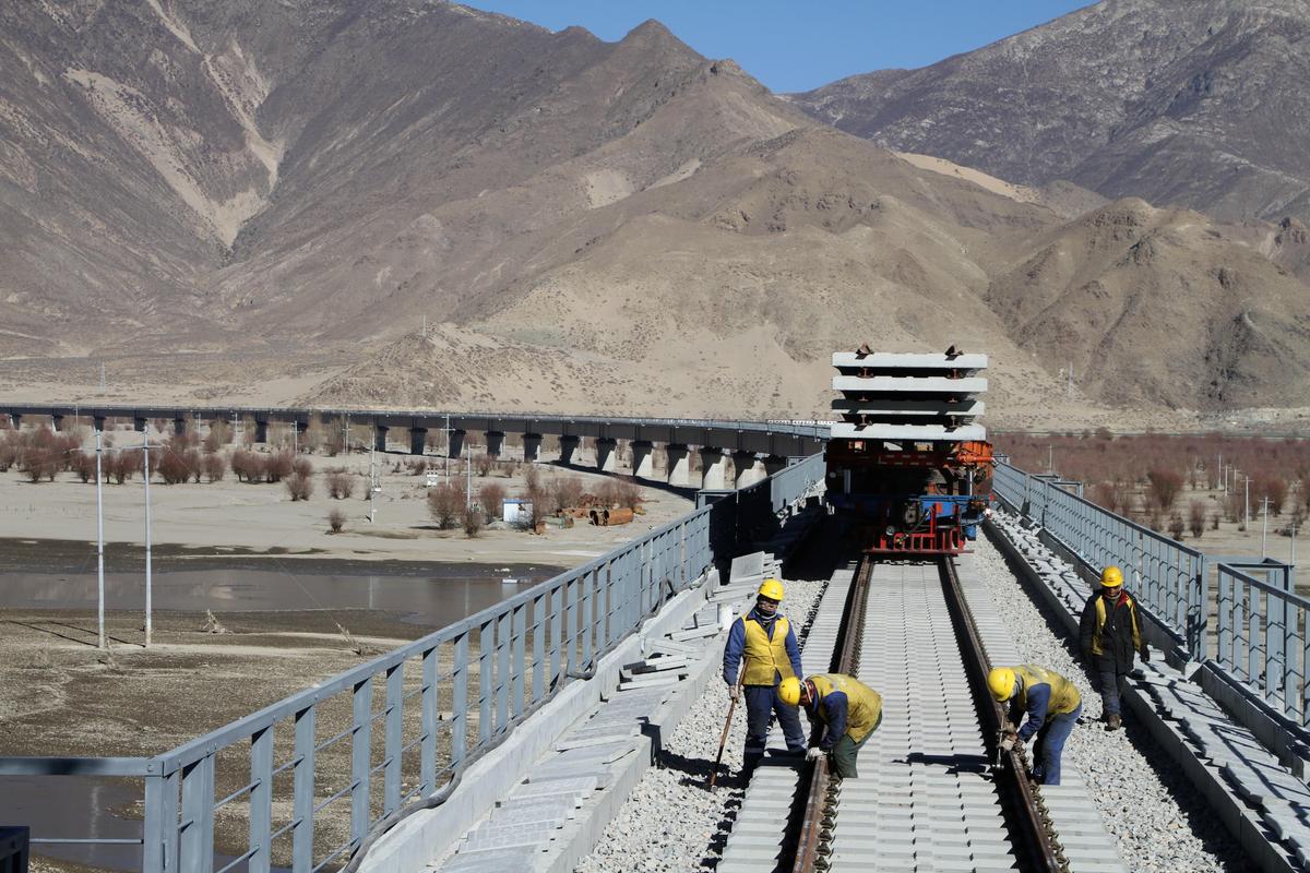 India Raises Concerns With China Over Mega Dam Project in Tibet thumbnail
