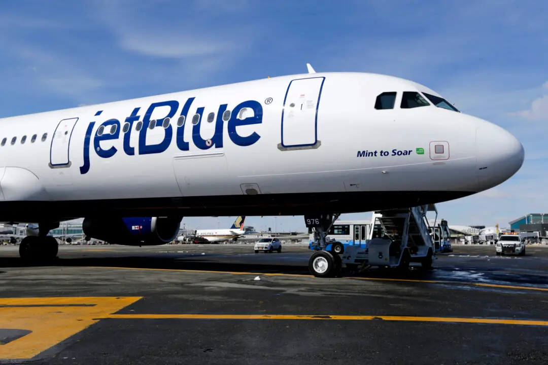 JetBlue Passengers Hospitalized After Emergency Landing in Florida