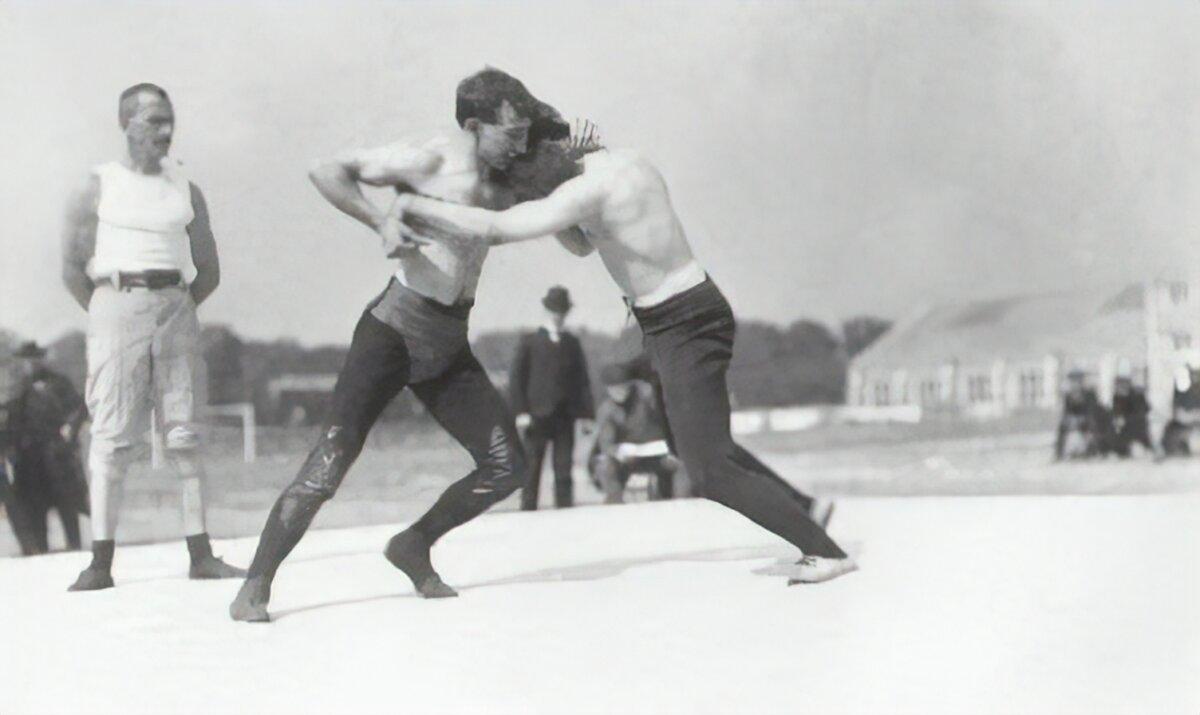 Catch wrestling, also known as catch-as-catch-can wrestling, was popular in America during the late 19th and early 20th centuries. (Public Domain)